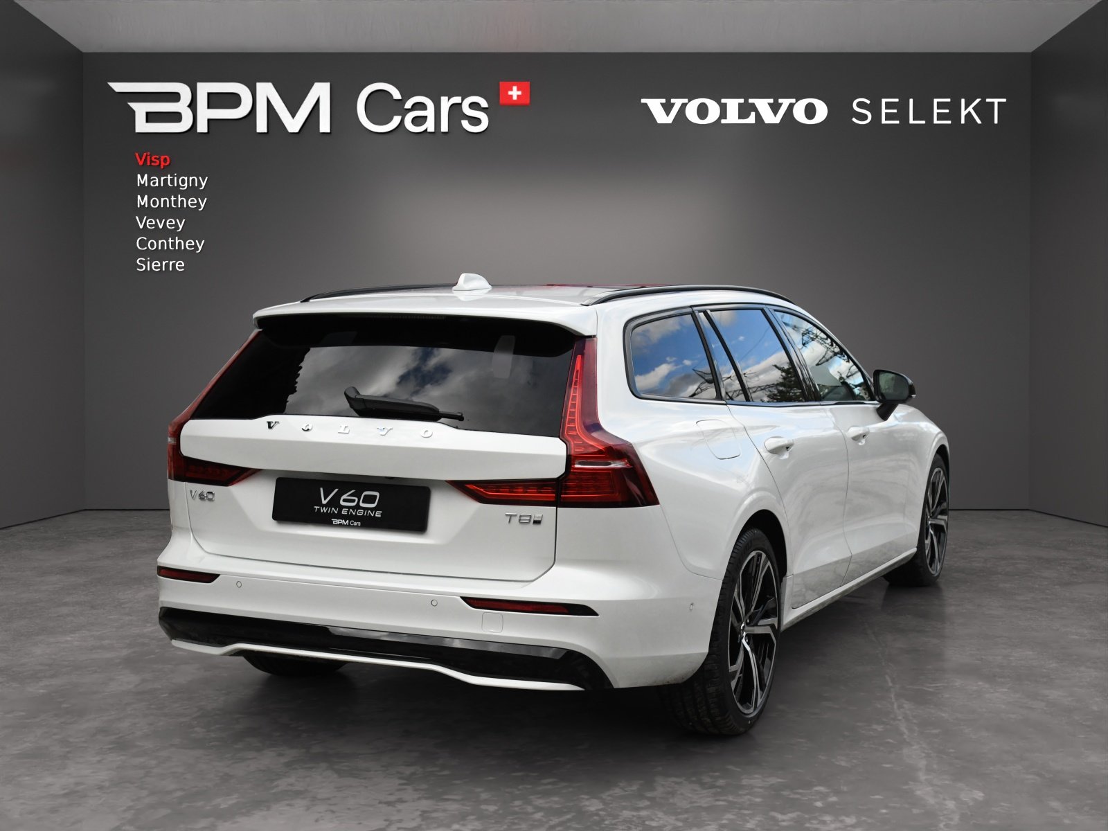 VOLVO V60 T8 eAWD Plug in Hybrid Ultra Dark Geartronic, Hybride Rechargeable Essence/Électricité, Voiture nouvelle, Automatique - 5