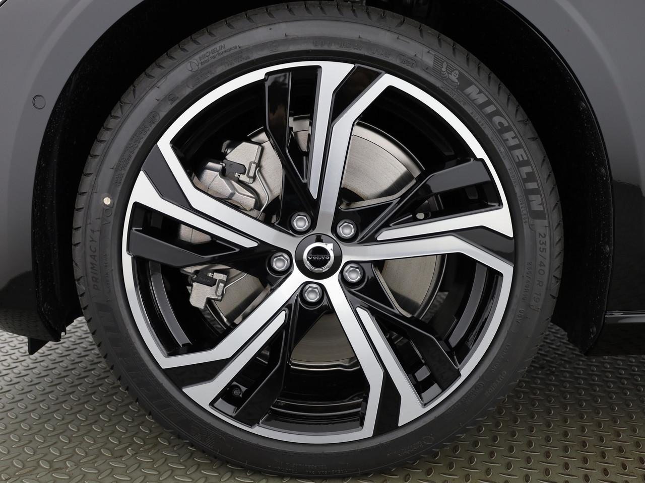 VOLVO V60 2.0 T6 TE Ultra Dark eAWD, Hybride Rechargeable Essence/Électricité, Voiture nouvelle, Automatique - 7