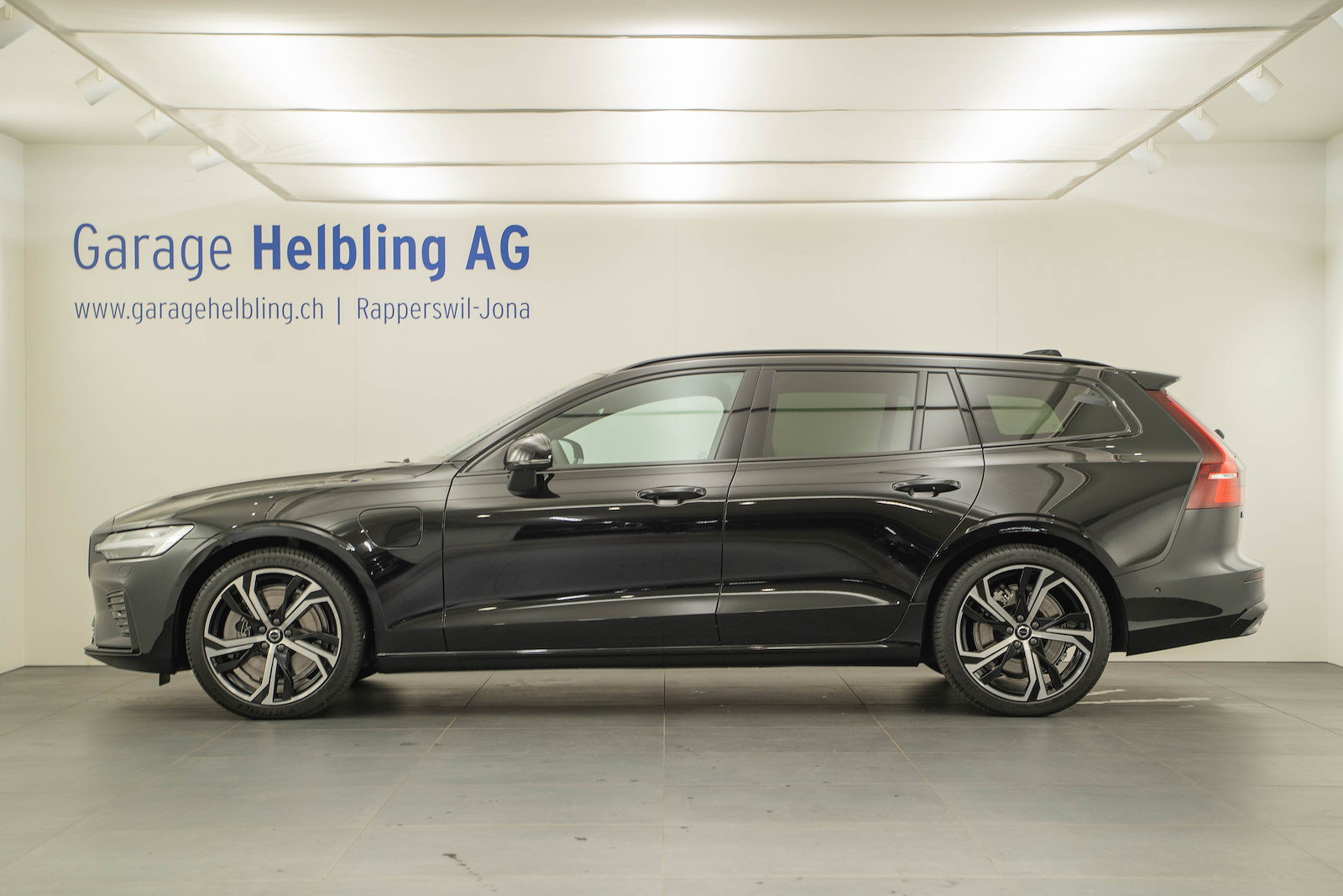 VOLVO V60 2.0 T6 TE Ultra Dark eAWD, Hybride Rechargeable Essence/Électricité, Voiture nouvelle, Automatique - 3