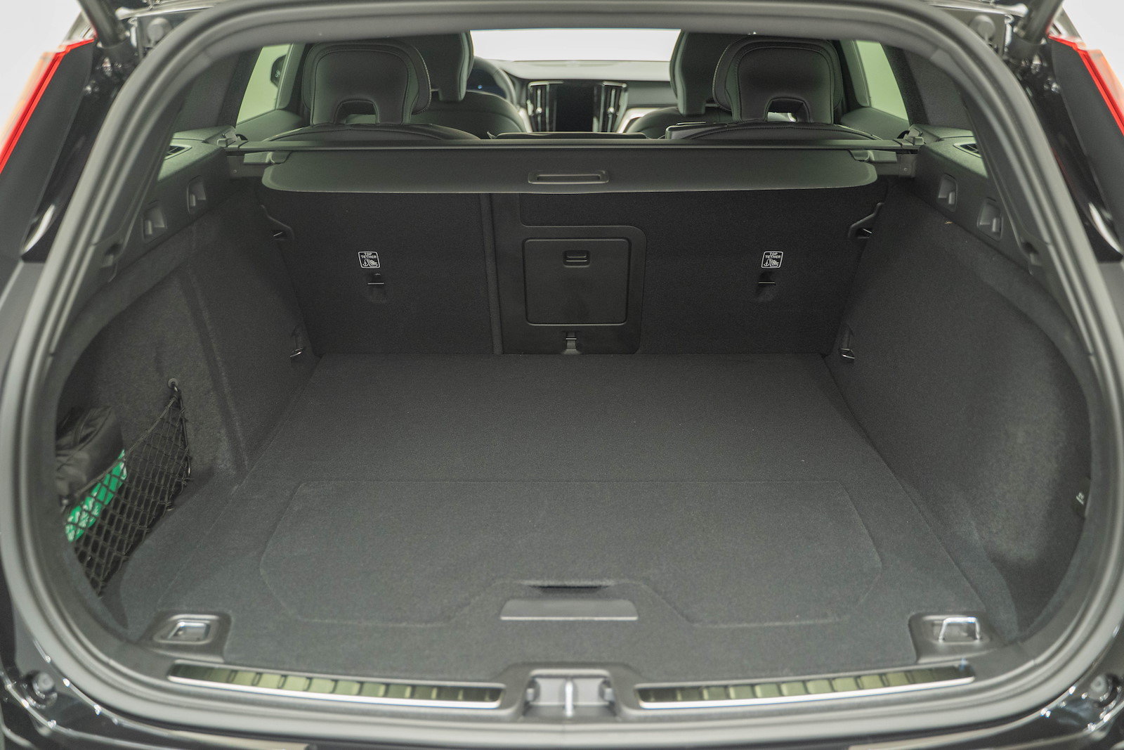 VOLVO V60 2.0 T6 TE Ultra Dark eAWD, Hybride Rechargeable Essence/Électricité, Voiture nouvelle, Automatique - 5