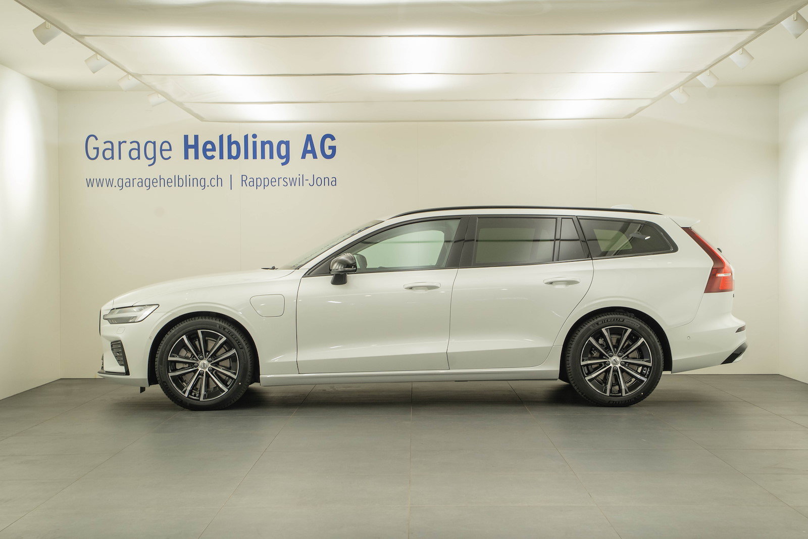 VOLVO V60 2.0 T6 TE Plus Dark eAWD, Hybride Rechargeable Essence/Électricité, Voiture nouvelle, Automatique - 3