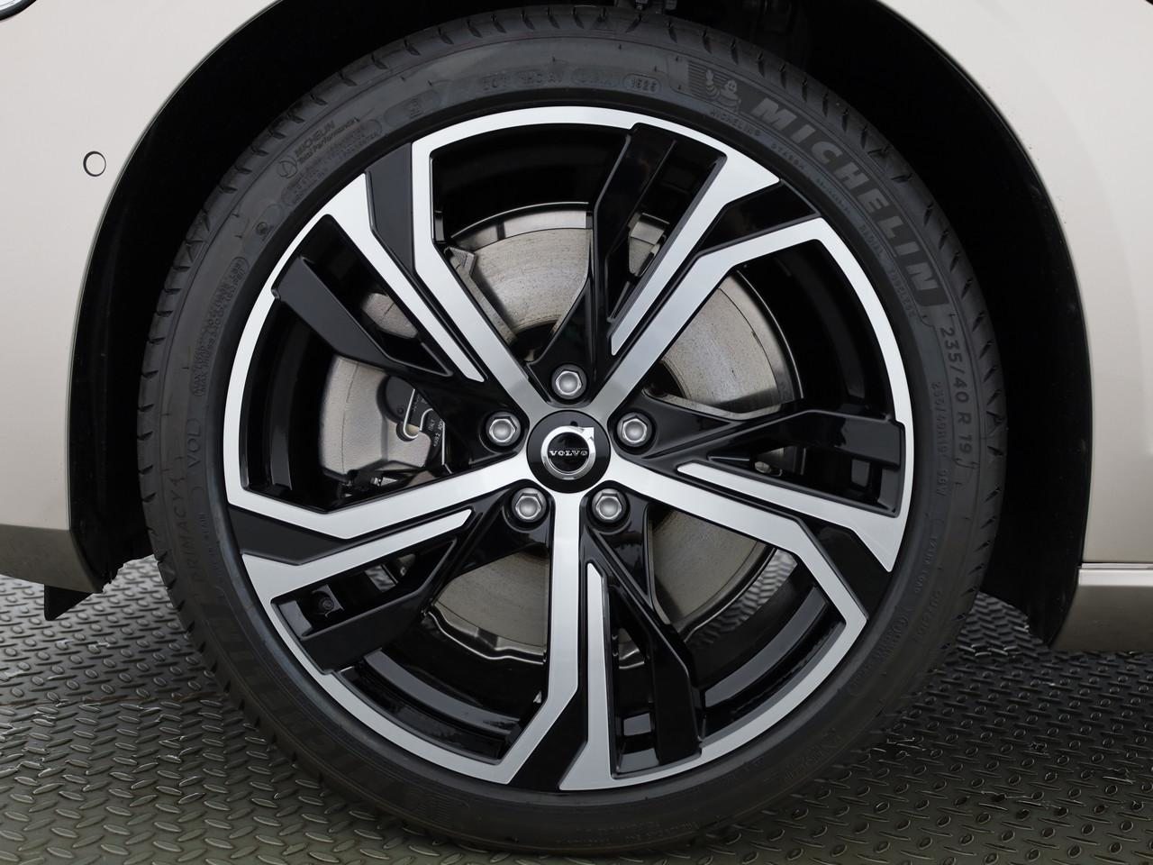 VOLVO V60 2.0 T6 TE Ultra Dark eAWD, Plug-in-Hybrid Benzina/Elettrica, Auto nuove, Automatico - 6