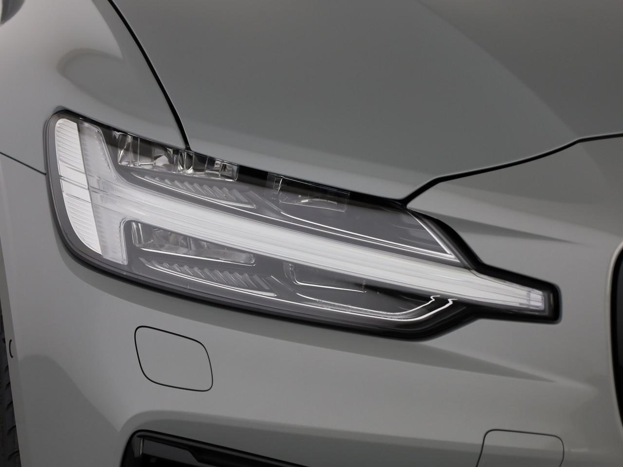 VOLVO V60 2.0 T6 TE Ultra Dark eAWD, Plug-in-Hybrid Benzina/Elettrica, Auto nuove, Automatico - 6