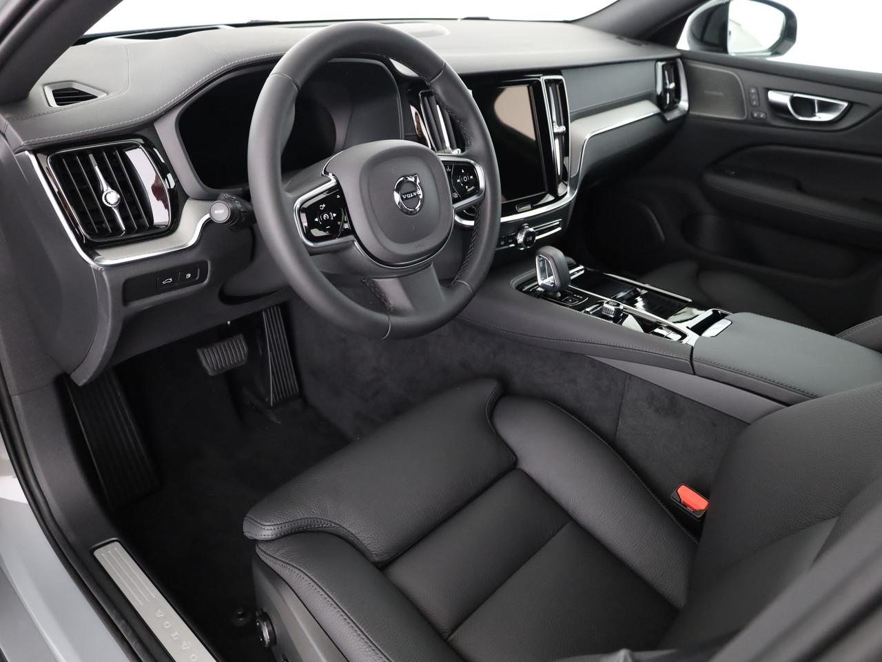 VOLVO V60 2.0 T6 TE Ultra Dark eAWD, Plug-in-Hybrid Benzina/Elettrica, Auto nuove, Automatico - 7