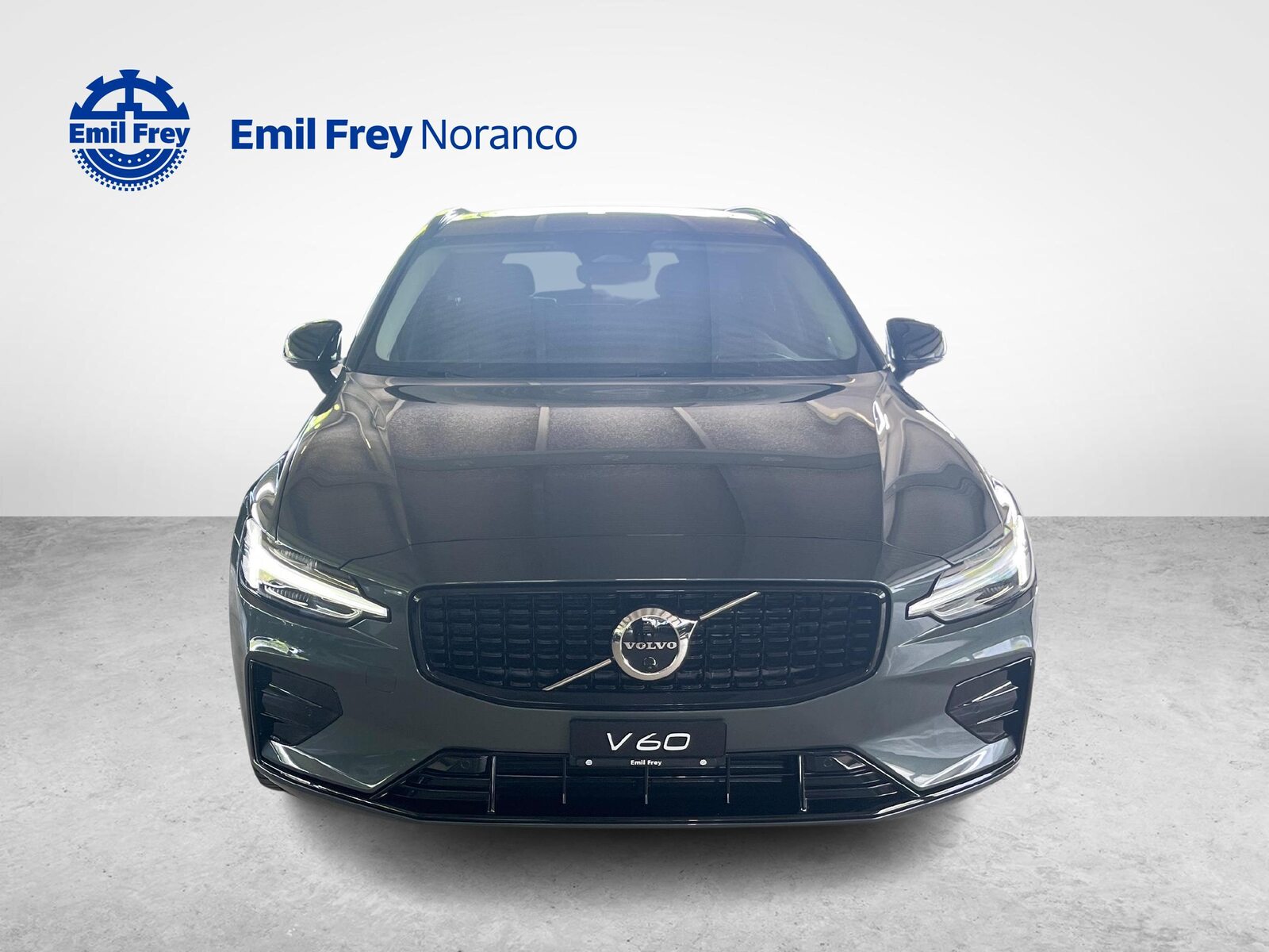 VOLVO V60 2.0 B4 Plus Dark, Mild-Hybrid Petrol/Electric, New car, Automatic - 2
