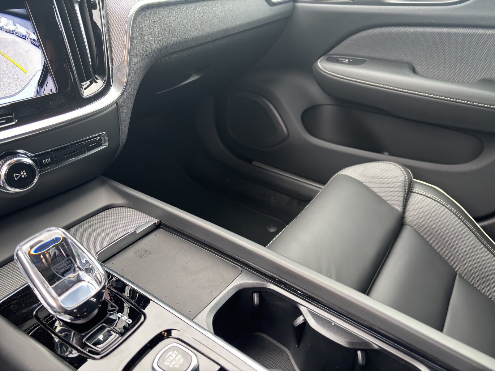 VOLVO V60 2.0 B4 Plus Dark, Mild-Hybrid Benzin/Elektro, Neuwagen, Automatik - 7