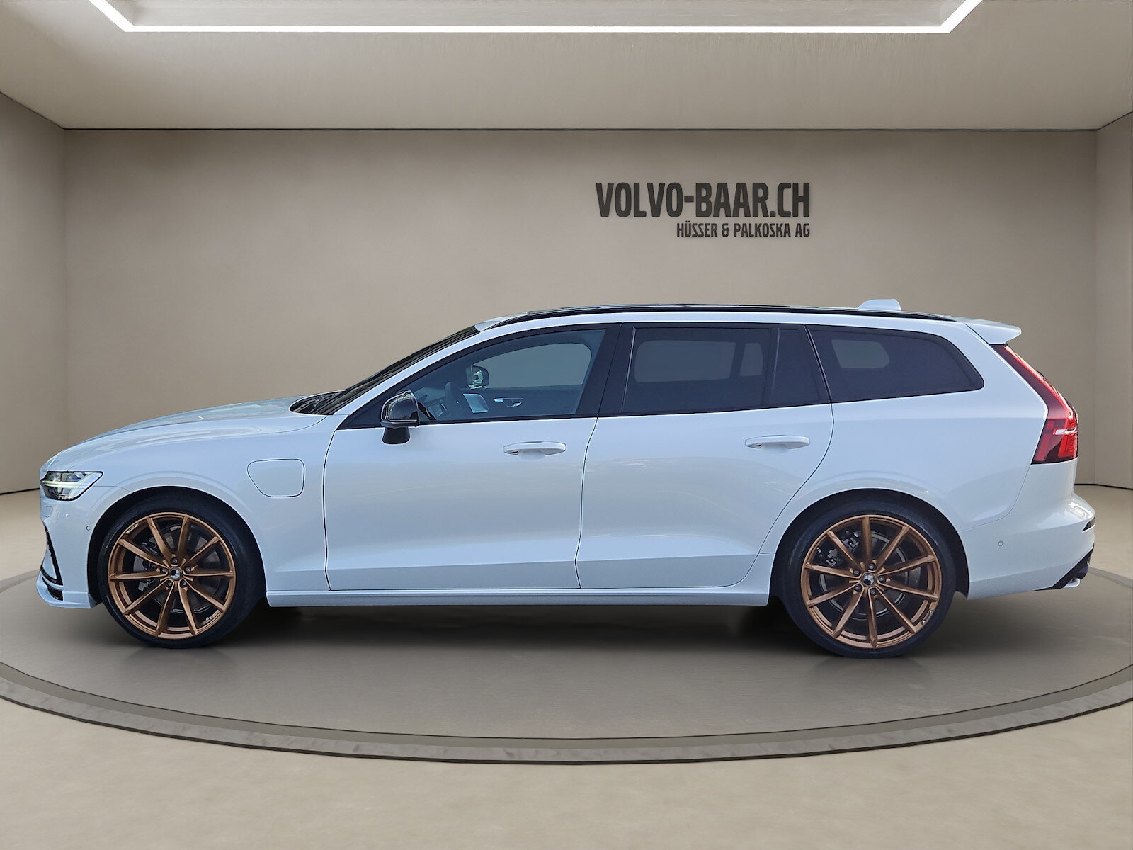 VOLVO V60 2.0 T6 TE Ultra Dark eAWD, Plug-in-Hybrid Petrol/Electric, New car, Automatic - 2