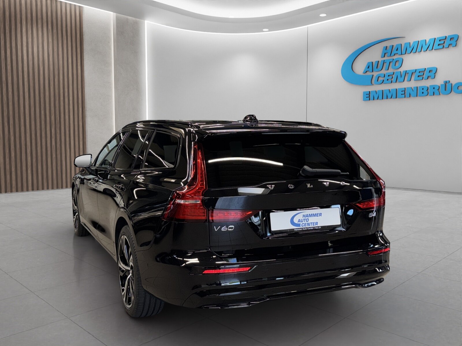 VOLVO V60 2.0 B4 Plus Dark, Mild-Hybrid Petrol/Electric, New car, Automatic - 3