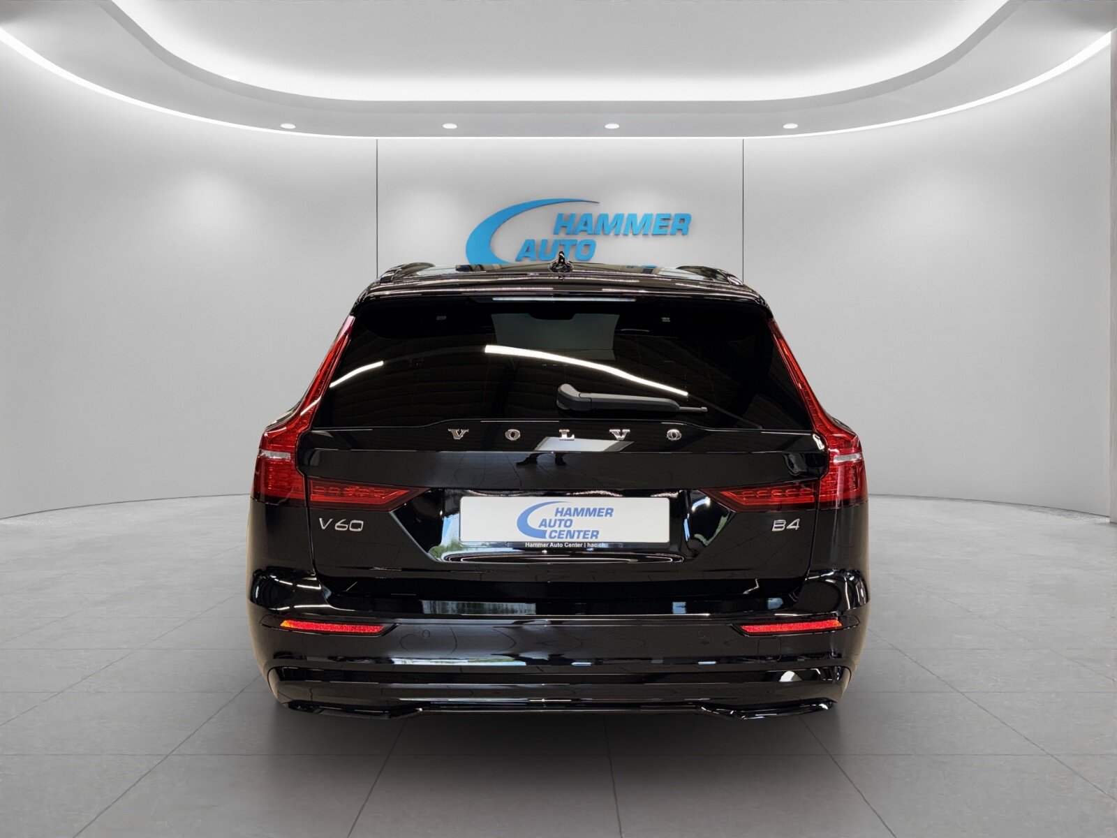 VOLVO V60 2.0 B4 Plus Dark, Mild-Hybrid Petrol/Electric, New car, Automatic - 4