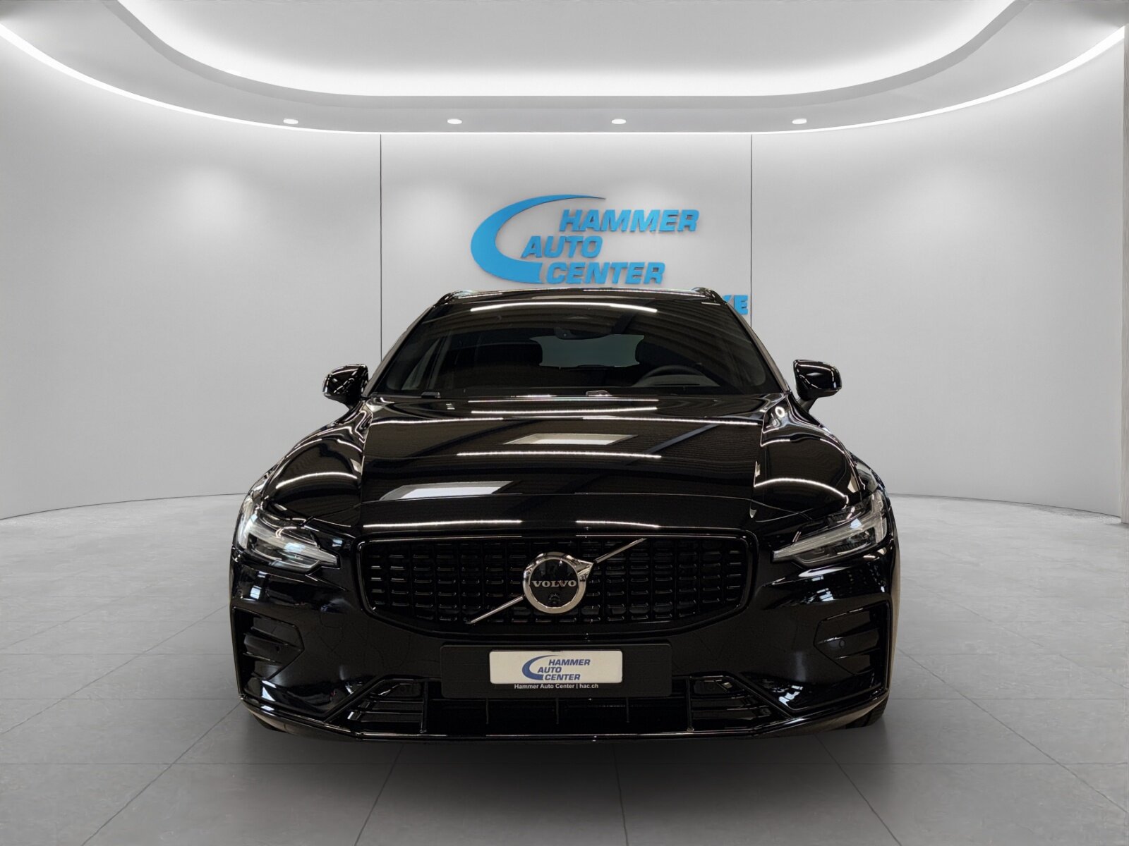 VOLVO V60 2.0 B4 Plus Dark, Mild-Hybrid Petrol/Electric, New car, Automatic - 6