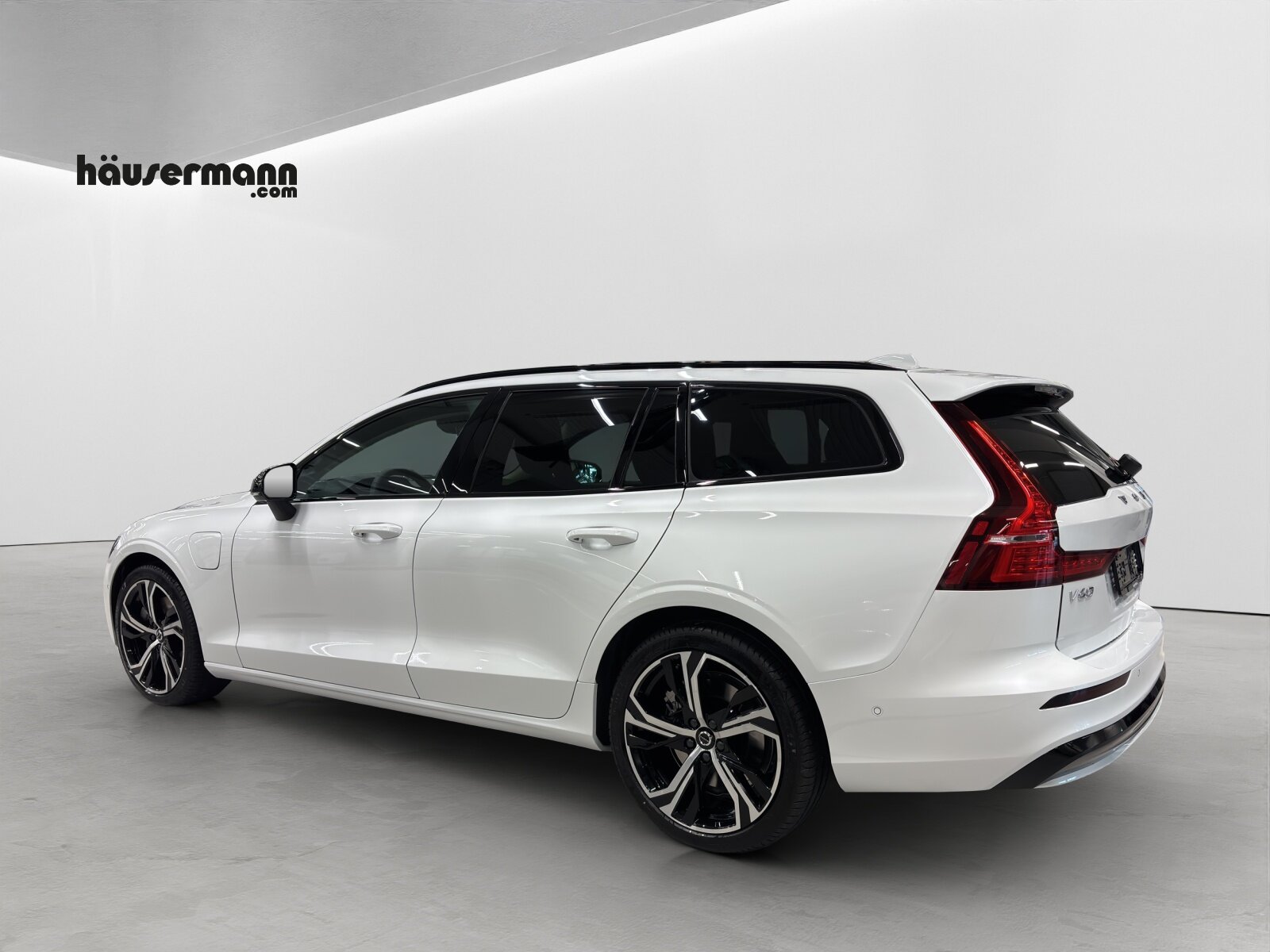 VOLVO V60 2.0 T6 TE Ultra Dark eAWD, Plug-in-Hybrid Benzina/Elettrica, Auto nuove, Automatico - 3