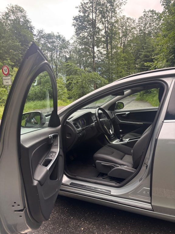 VOLVO V60 1.6 T4 Momentum flexiF, Benzin, Occasion / Gebraucht, Handschaltung - 6