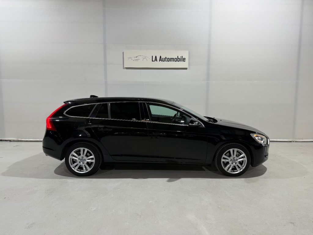 VOLVO V60 3.0 T6 Momentum AWD, Benzin, Occasion / Gebraucht, Automatik - 7