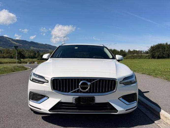 VOLVO V60 2.0 T6 TE Inscription eAWD, Hybride Rechargeable Essence/Électricité, Occasion / Utilisé, Automatique