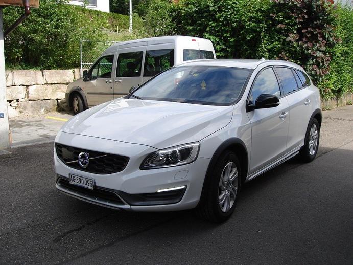 VOLVO V60 Cross Country D4 AWD Summum Geartronic, Diesel, Second hand / Used, Automatic
