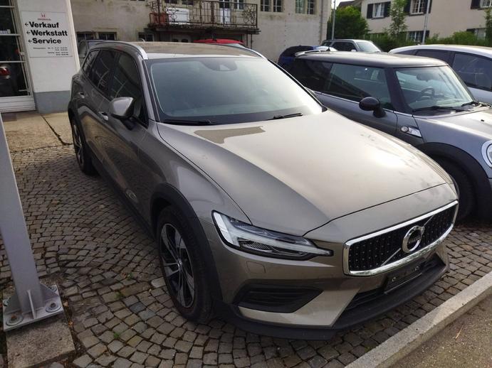 VOLVO V60 Cross Country 2.0 B4 Plus, Mild-Hybrid Diesel/Electric, Second hand / Used, Automatic