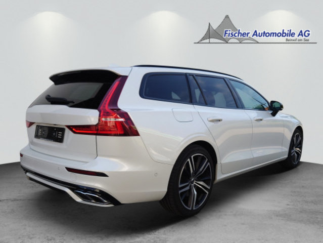 VOLVO V60 T8 eAWD R-Design, Hybride Rechargeable Essence/Électricité, Occasion / Utilisé, Automatique - 2