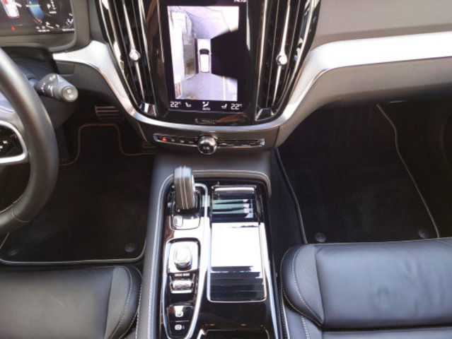 VOLVO V60 T8 eAWD R-Design, Hybride Rechargeable Essence/Électricité, Occasion / Utilisé, Automatique - 7