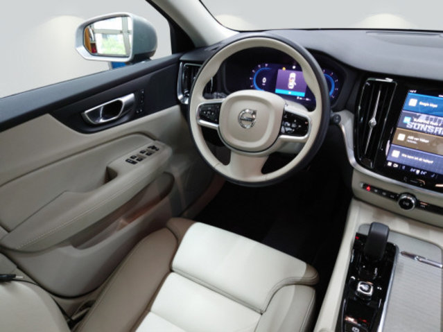 VOLVO V60 CC B4 Plus AWD, Mild-Hybrid Diesel/Elektro, Occasion / Gebraucht, Automatik - 5
