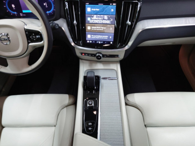 VOLVO V60 CC B4 Plus AWD, Mild-Hybrid Diesel/Elektro, Occasion / Gebraucht, Automatik - 6