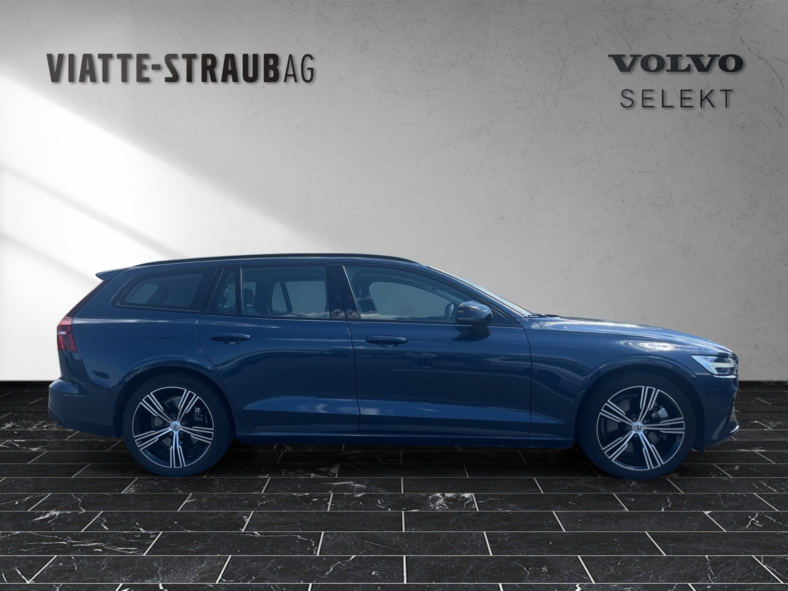 VOLVO V60 2.0 T8 TE Ultimate Dark eAWD, Plug-in-Hybrid Benzina/Elettrica, Occasioni / Usate, Automatico - 2