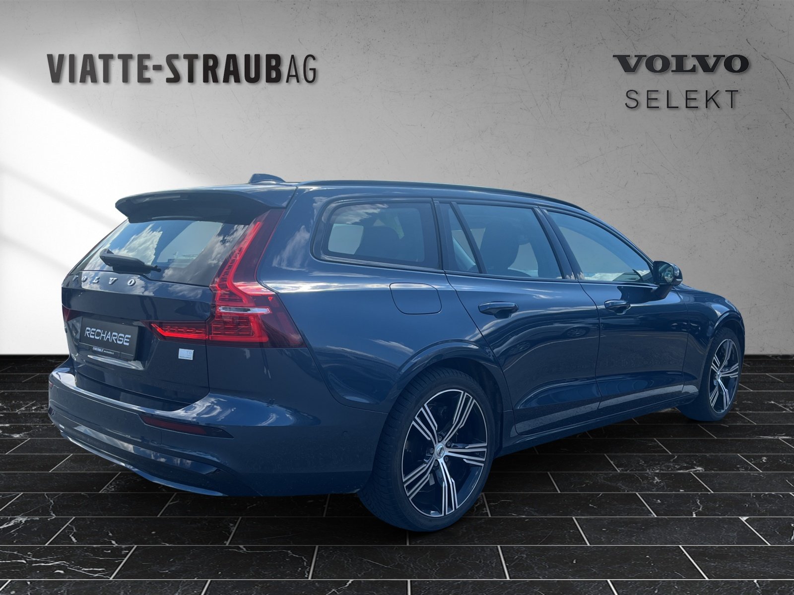 VOLVO V60 2.0 T8 TE Ultimate Dark eAWD, Plug-in-Hybrid Benzina/Elettrica, Occasioni / Usate, Automatico - 3