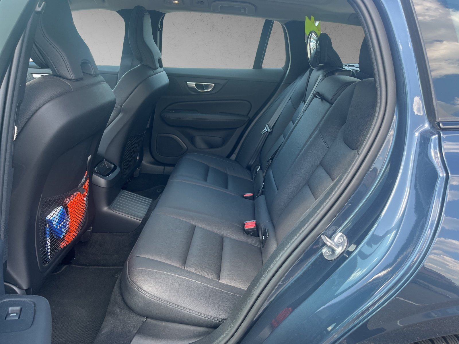 VOLVO V60 2.0 T8 TE Ultimate Dark eAWD, Plug-in-Hybrid Benzina/Elettrica, Occasioni / Usate, Automatico - 4