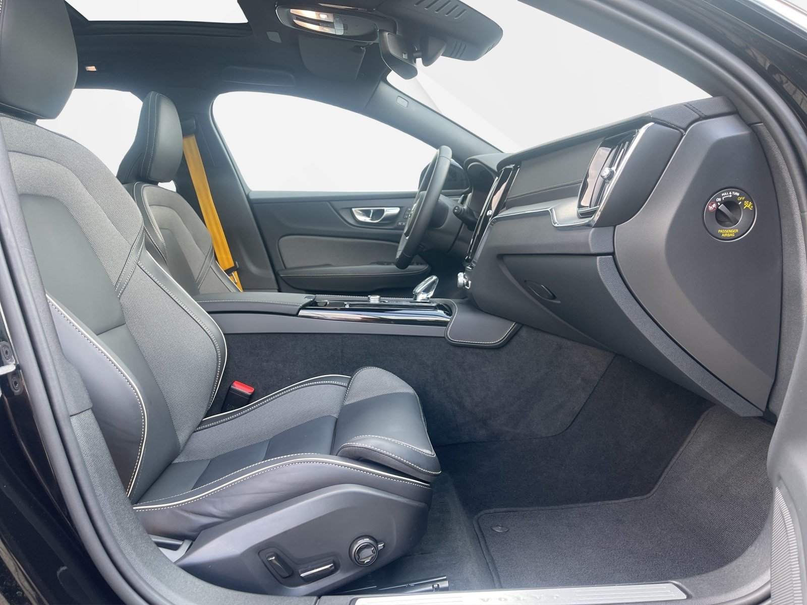 VOLVO V60 2.0 T8 TE Polestar eAWD, Plug-in-Hybrid Benzin/Elektro, Occasion / Gebraucht, Automatik - 7
