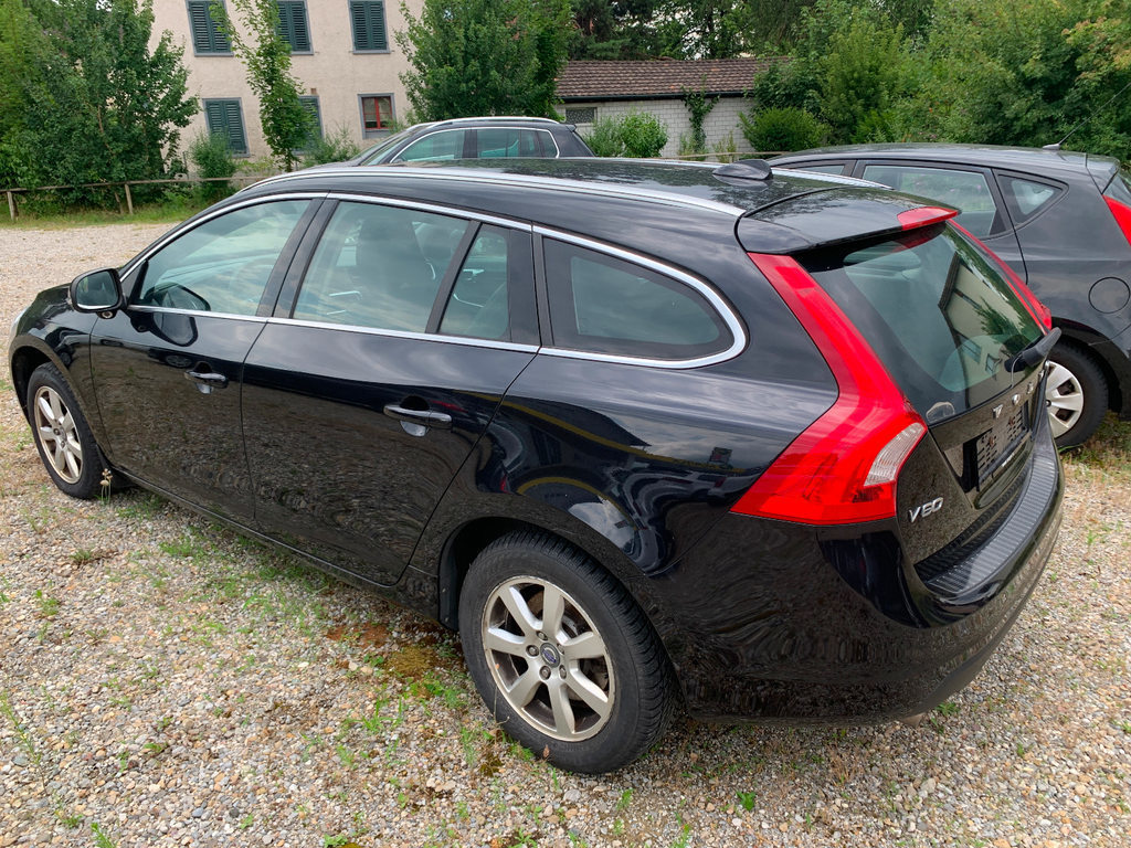 VOLVO V60 2.4 D5 Summum AWD, Diesel, Occasion / Gebraucht, Automatik - 2