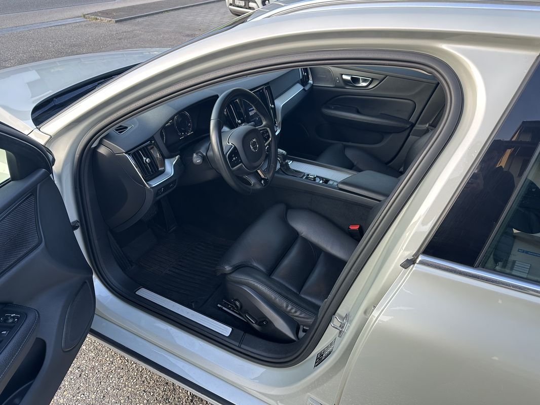 VOLVO V60 2.0 D4 Inscription AWD, Diesel, Occasion / Gebraucht, Automatik - 2