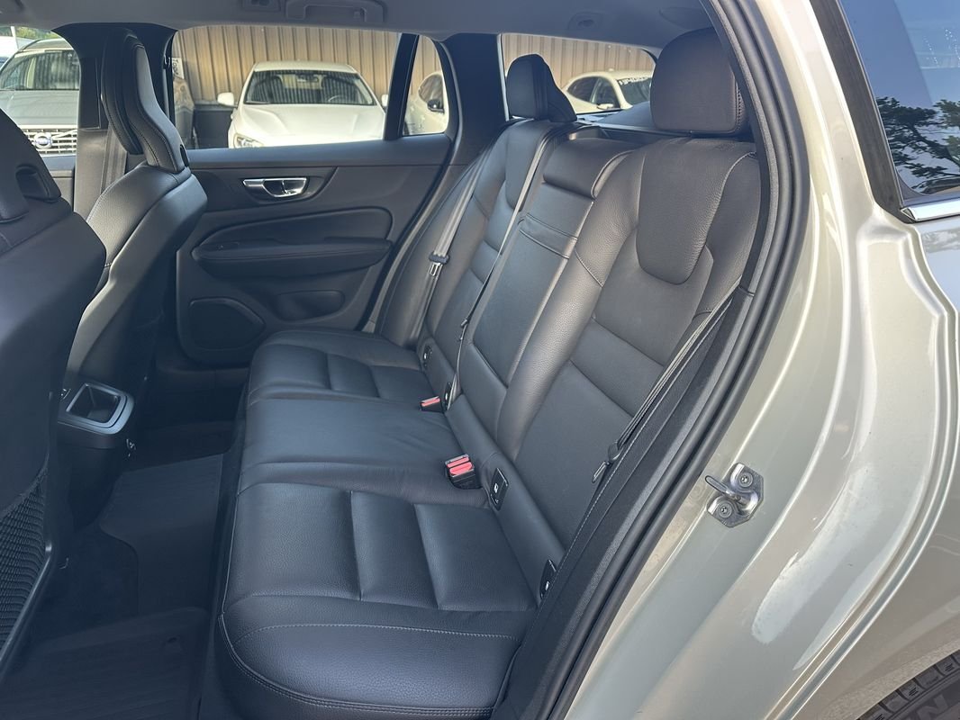 VOLVO V60 2.0 D4 Inscription AWD, Diesel, Occasion / Gebraucht, Automatik - 5