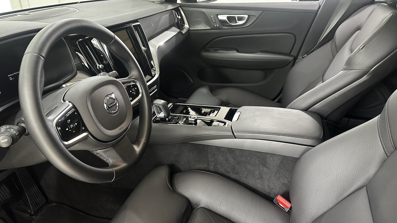 VOLVO V60 2.0 T8 TE Ultra Dark eAWD, Voll-Hybrid Benzin/Elektro, Occasion / Gebraucht, Automat - 4