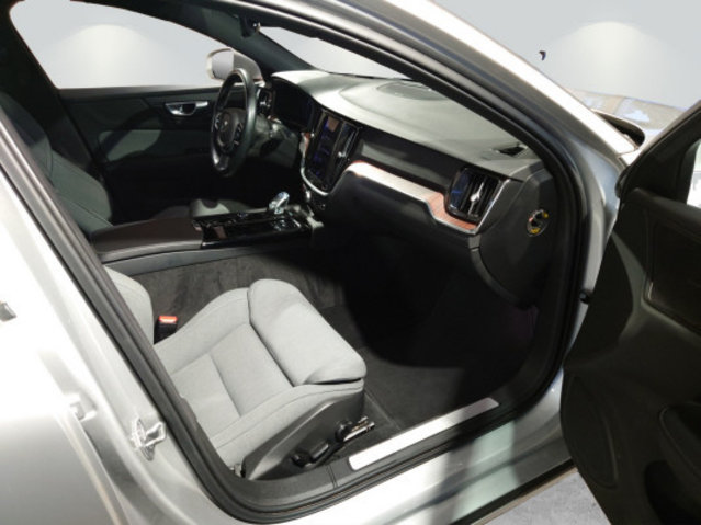 VOLVO V60 T8 eAWD Inscription, Occasion / Gebraucht, Automat - 7