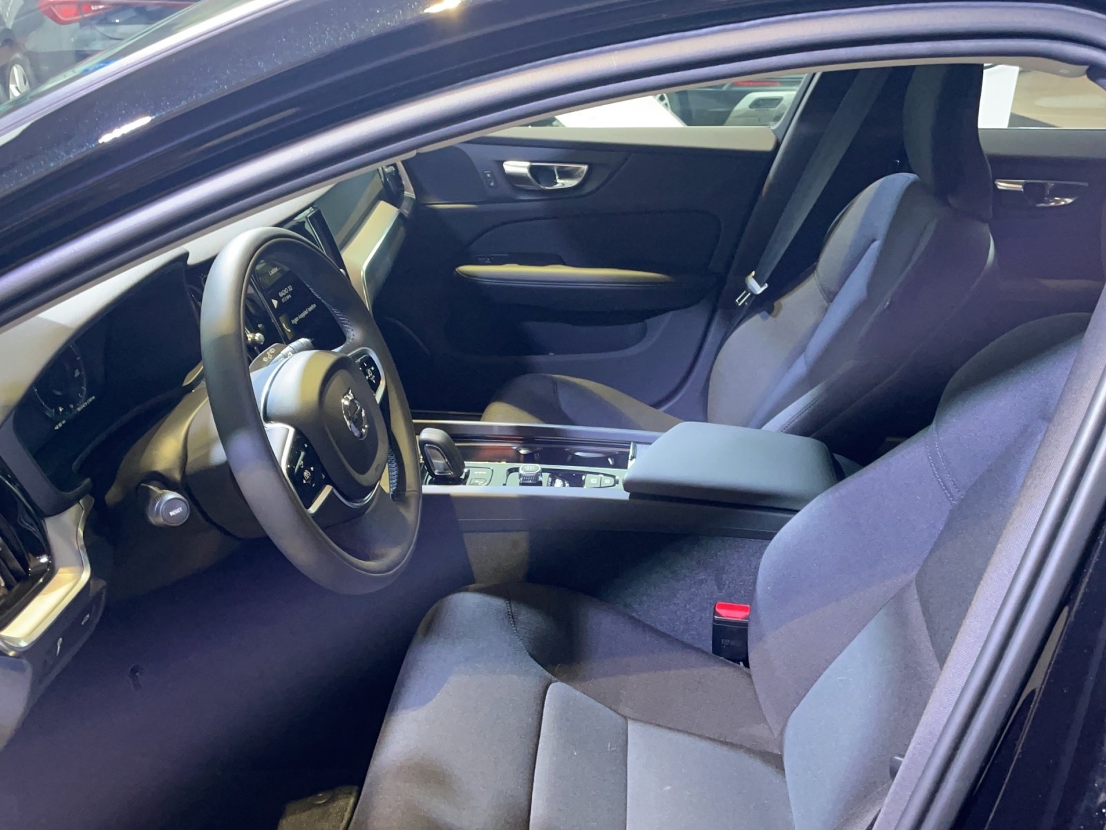 VOLVO V60 B4 Diesel Mild Hybrid Momentum Geartronic, Mild-Hybrid Diesel/Elektro, Occasion / Gebraucht, Automatik - 7
