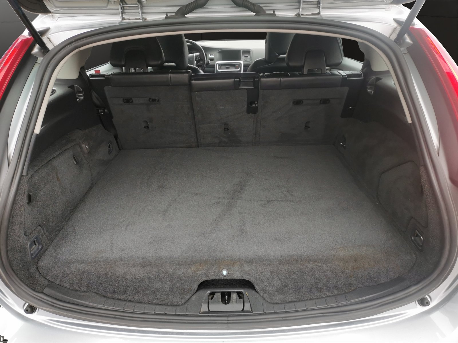 VOLVO V60 D6 AWD Plug-in Hybrid Summum Geartronic, Plug-in-Hybrid Diesel/Electric, Second hand / Used, Automatic - 6