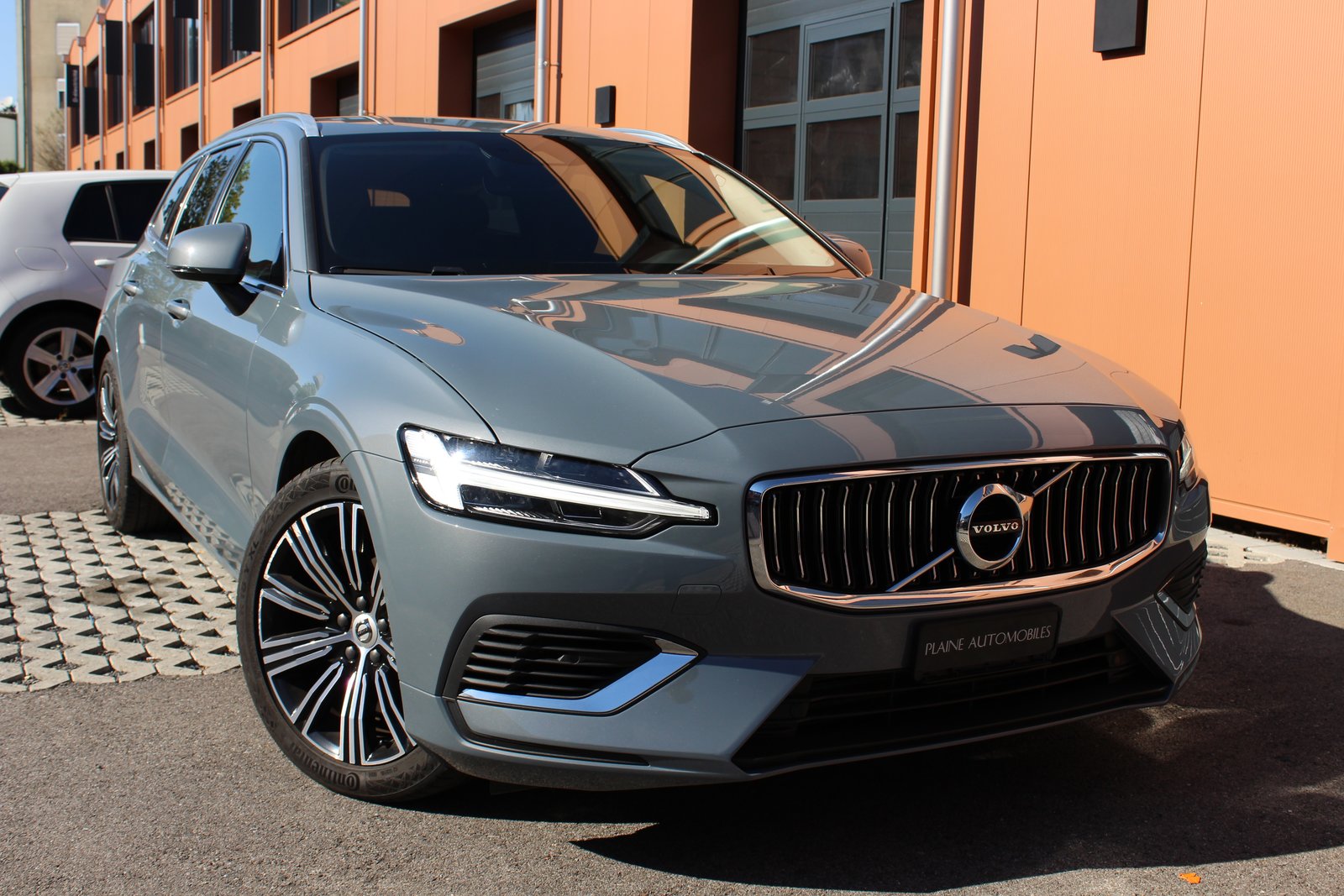 VOLVO V60 T6 eAWD Twin Engine Inscription Expression Geartronic - , Plug-in-Hybrid Benzin/Elektro, Occasion / Gebraucht, Automatik - 2