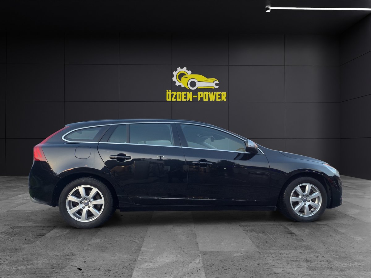 VOLVO V60 T6 AWD R-Design Geartronic, Benzin, Occasion / Gebraucht, Automat - 4