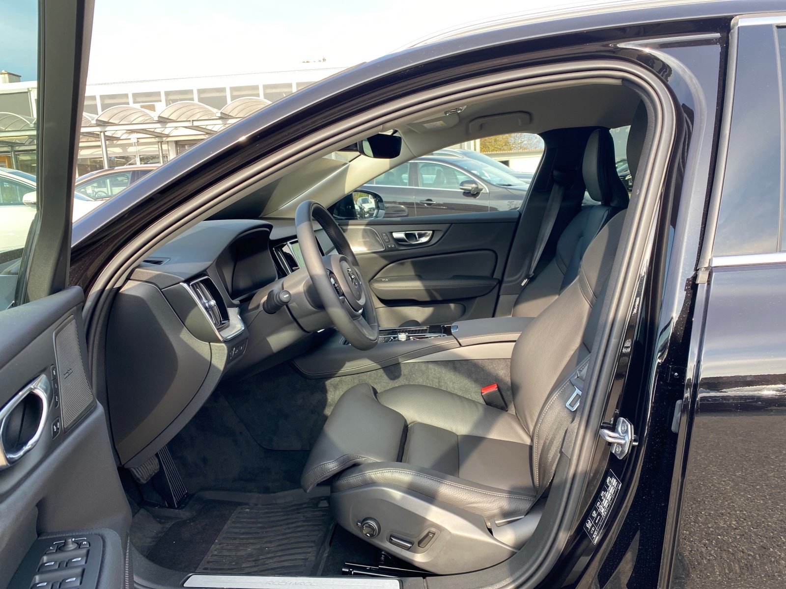 VOLVO V60 2.0 T6 TE Business eAWD, Hybride Rechargeable Essence/Électricité, Occasion / Utilisé, Automatique - 7