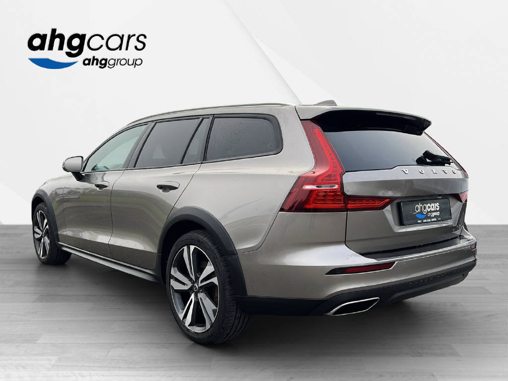 VOLVO V60 Cross Country 2.0 D4 AWD, Diesel, Second hand / Used, Automatic - 3
