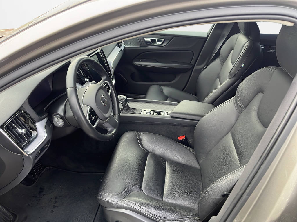 VOLVO V60 Cross Country 2.0 D4 AWD, Diesel, Second hand / Used, Automatic - 5