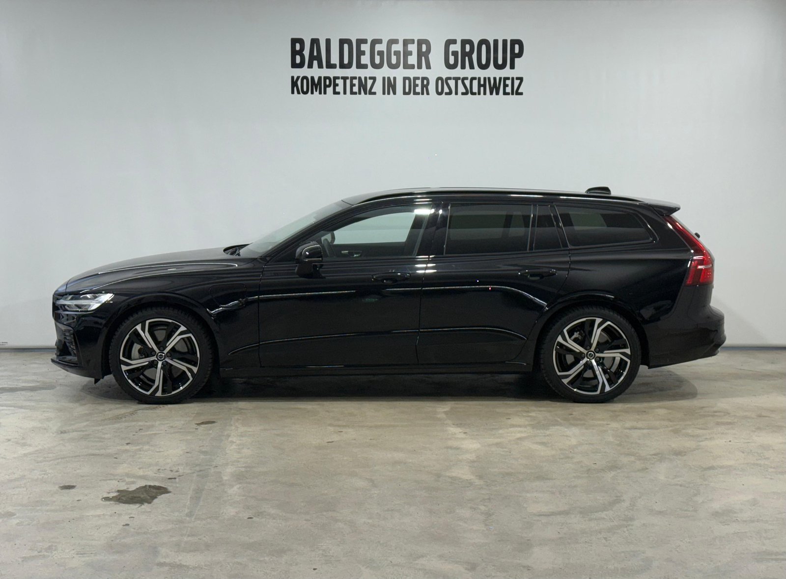 VOLVO V60 2.0 T6 TE Plus Dark eAWD, Voll-Hybrid Benzin/Elektro, Occasion / Gebraucht, Automat - 2