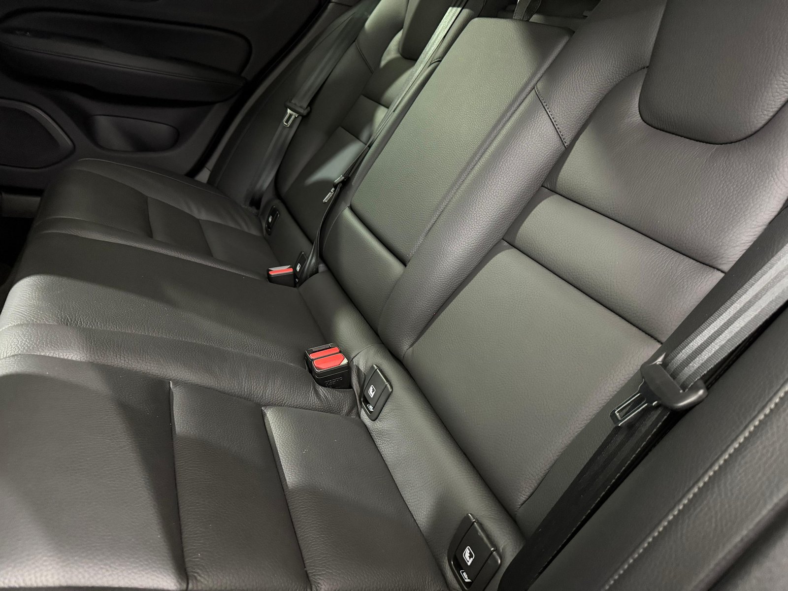 VOLVO V60 2.0 T6 TE Plus Dark eAWD, Voll-Hybrid Benzin/Elektro, Occasion / Gebraucht, Automat - 6