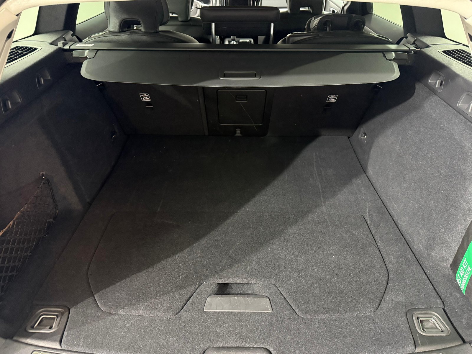 VOLVO V60 2.0 T6 TE Plus Dark eAWD, Voll-Hybrid Benzin/Elektro, Occasion / Gebraucht, Automat - 7