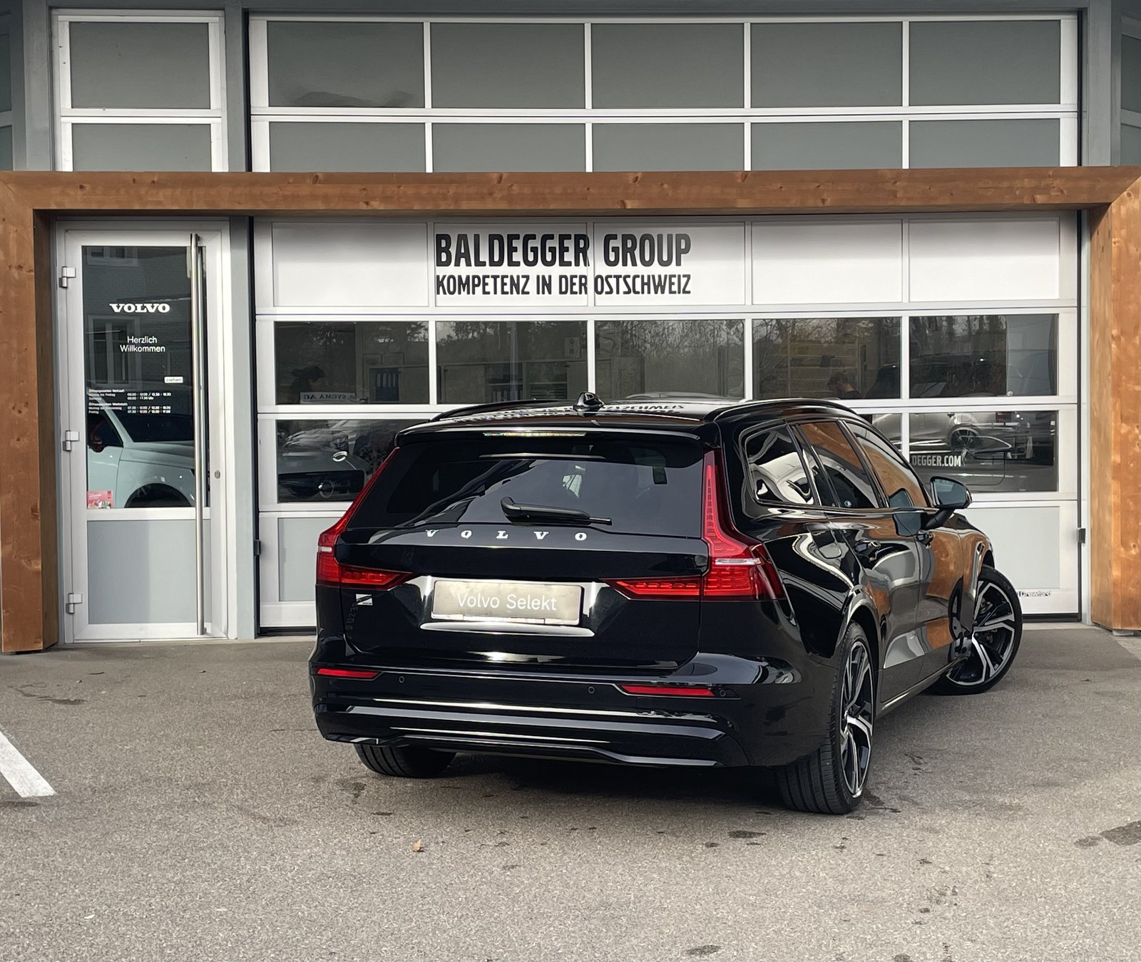VOLVO V60 T6e AWD Ultim Dark, Voll-Hybrid Benzin/Elektro, Occasion / Gebraucht, Automatik - 3