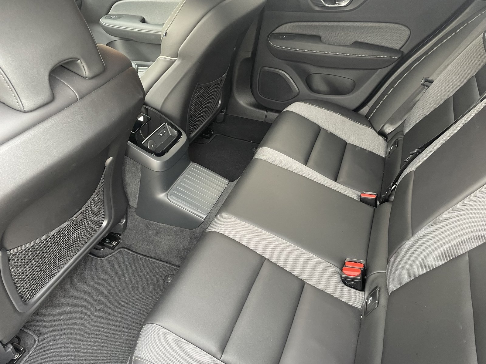 VOLVO V60 T6e AWD Ultim Dark, Voll-Hybrid Benzin/Elektro, Occasion / Gebraucht, Automatik - 5