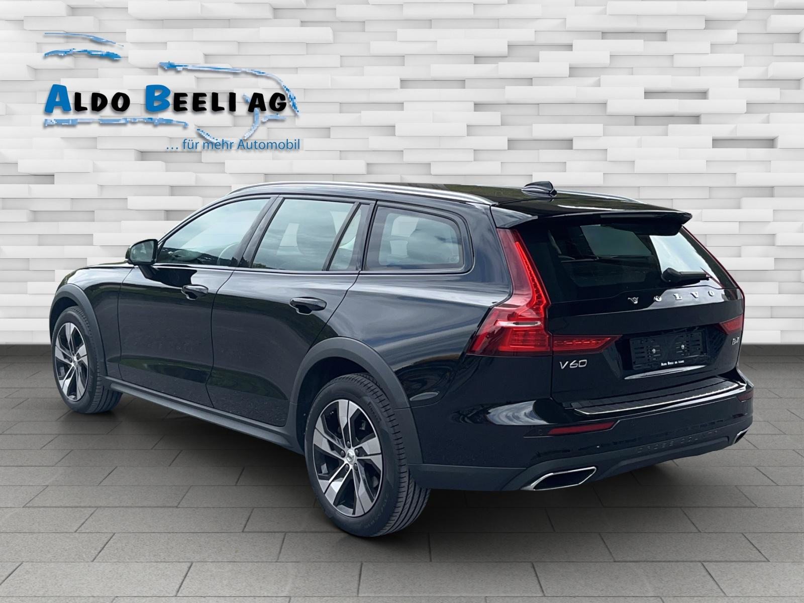 VOLVO V60 Cross Country 2.0 B4 AWD, Hybride Léger Diesel/Électricité, Occasion / Utilisé, Automatique - 4