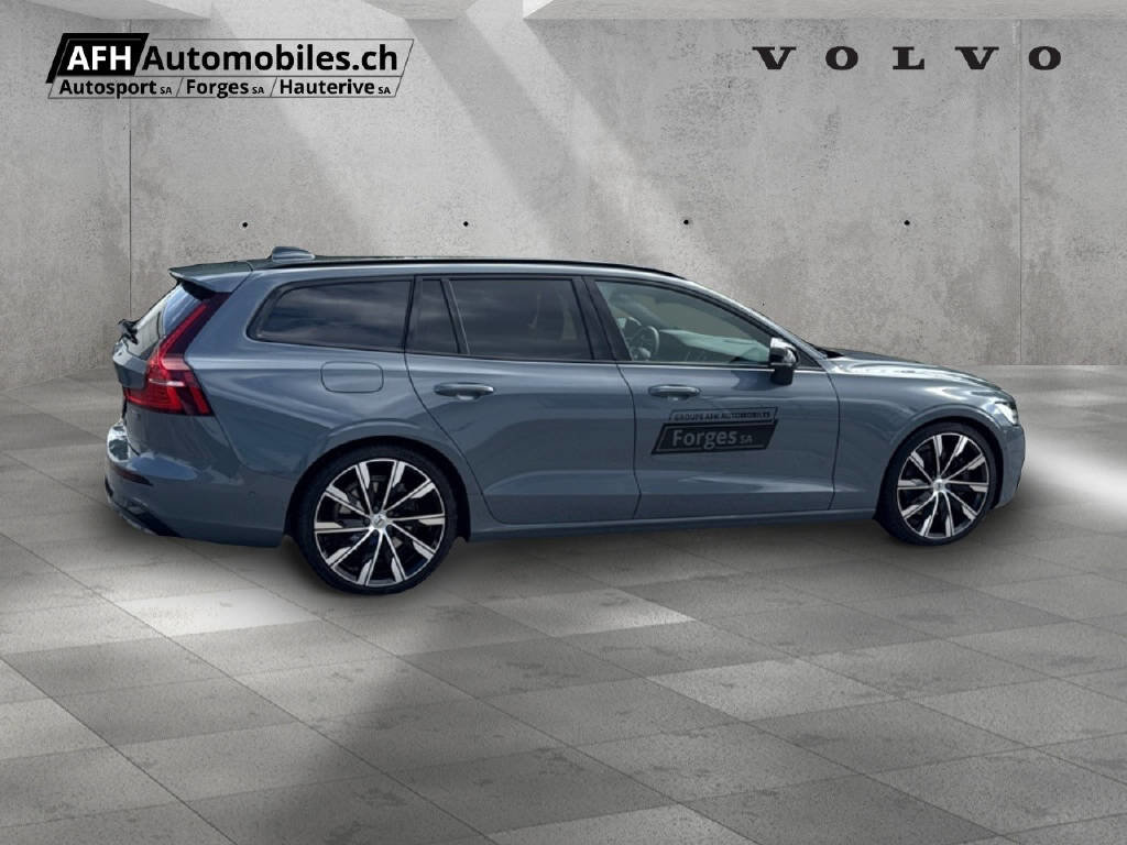 VOLVO V60 2.0 B5 Ultimate Dark AWD, Hybride Léger Essence/Électricité, Occasion / Utilisé, Automatique - 5