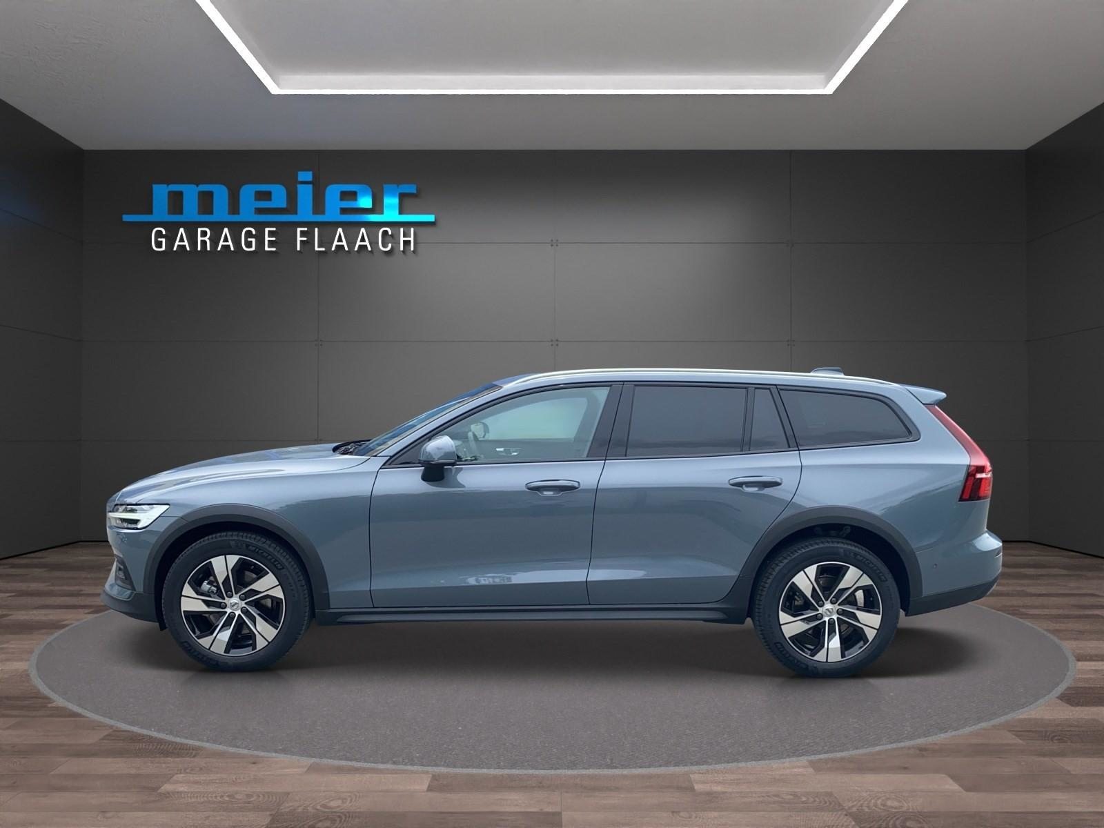 VOLVO V60 Cross Country 2.0 B4 Ultimate AWD, Mild-Hybrid Diesel/Electric, Second hand / Used, Automatic - 2