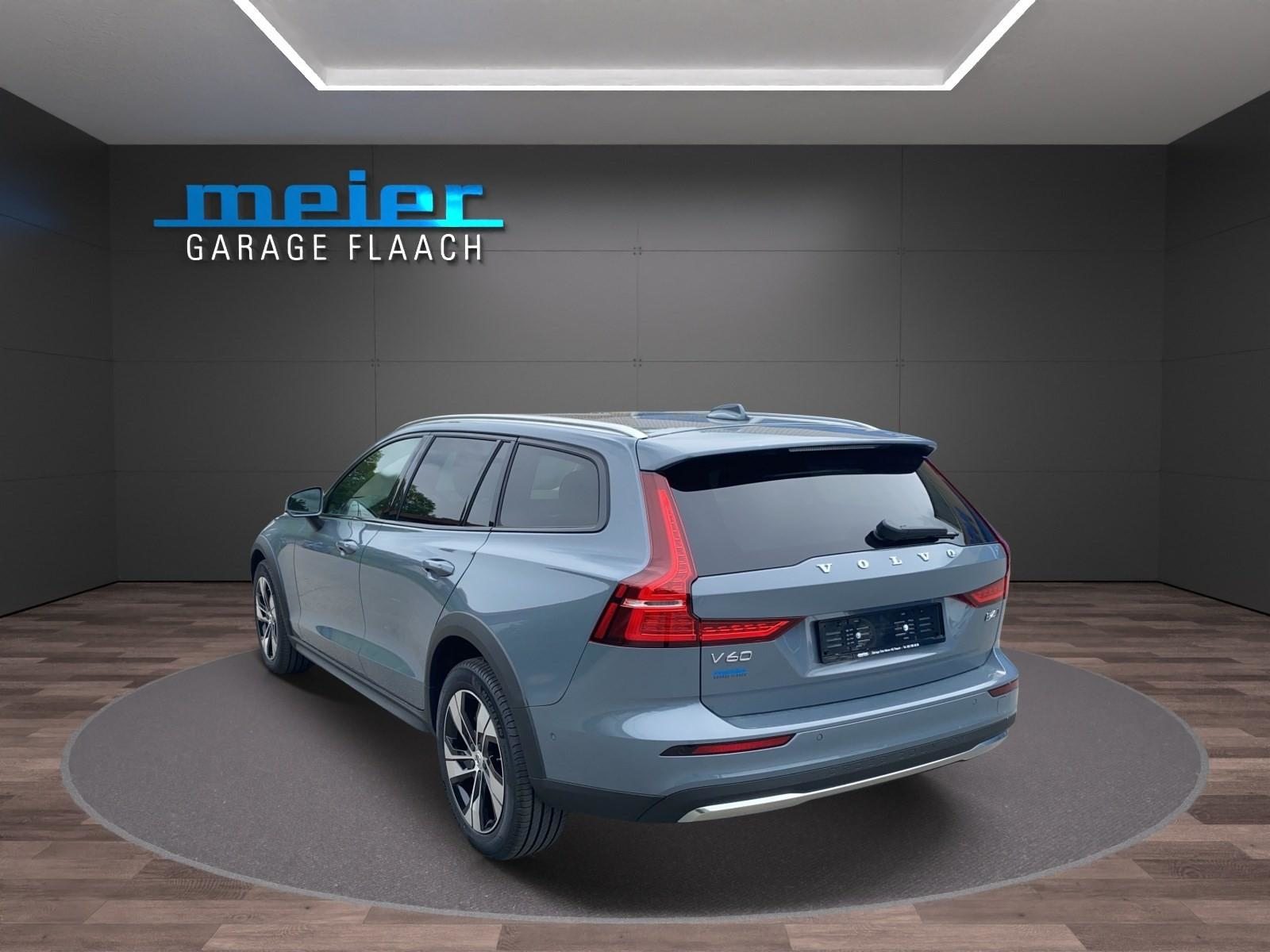 VOLVO V60 Cross Country 2.0 B4 Ultimate AWD, Mild-Hybrid Diesel/Electric, Second hand / Used, Automatic - 3