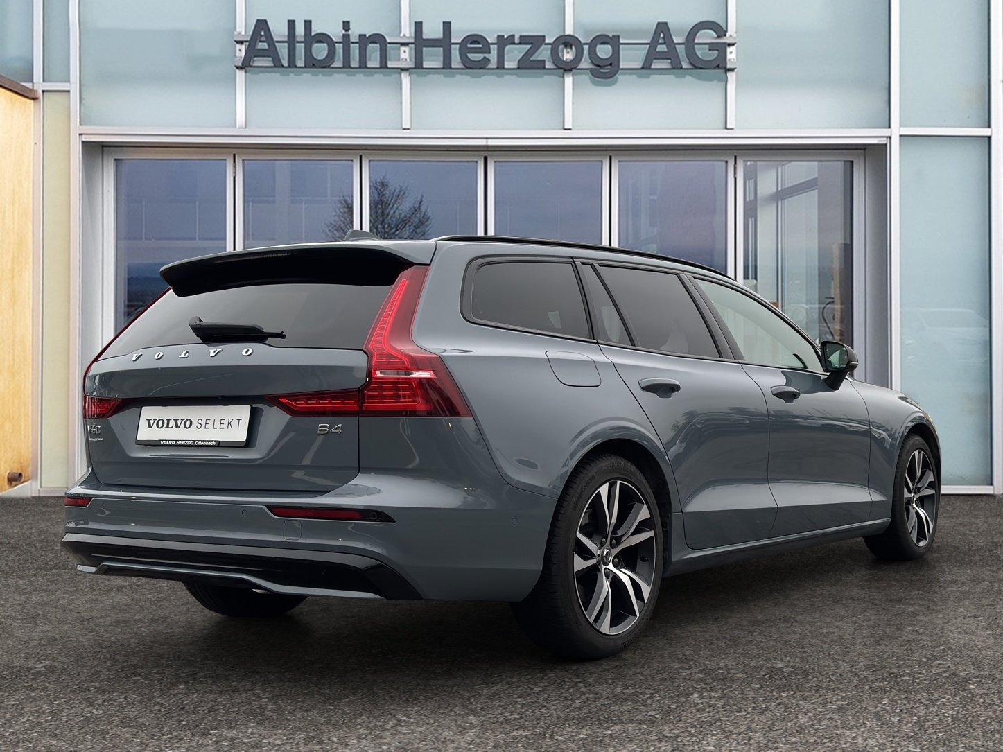 VOLVO V60 2.0 B4 Ultimate Dark, Mild-Hybrid Diesel/Elektro, Occasion / Gebraucht, Automat - 4
